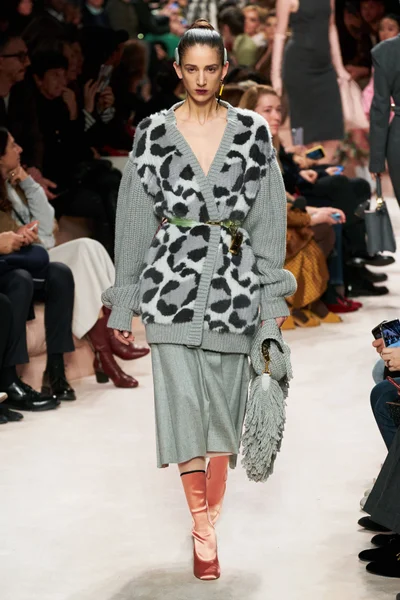 Look 8